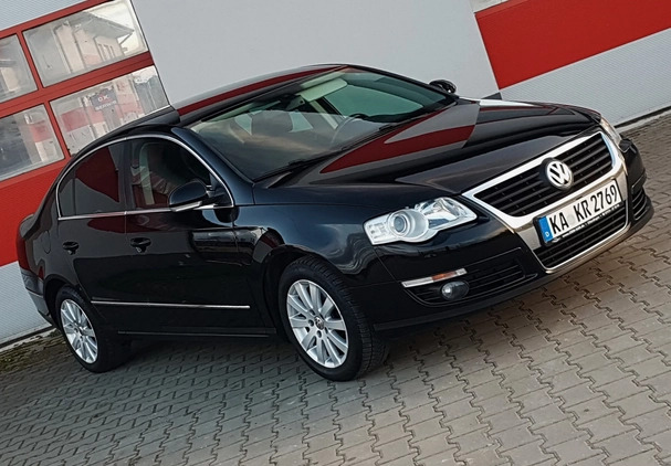 Volkswagen Passat cena 21900 przebieg: 159000, rok produkcji 2005 z Sępopol małe 172